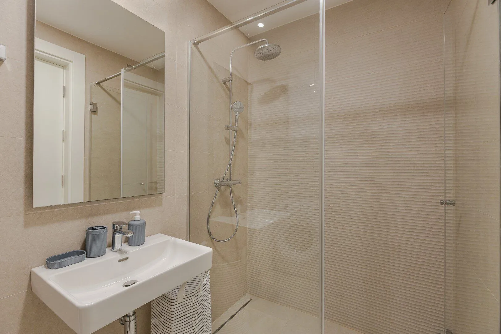 Prodaja, jednosoban stan, 46m², Tivat, Crna Gora