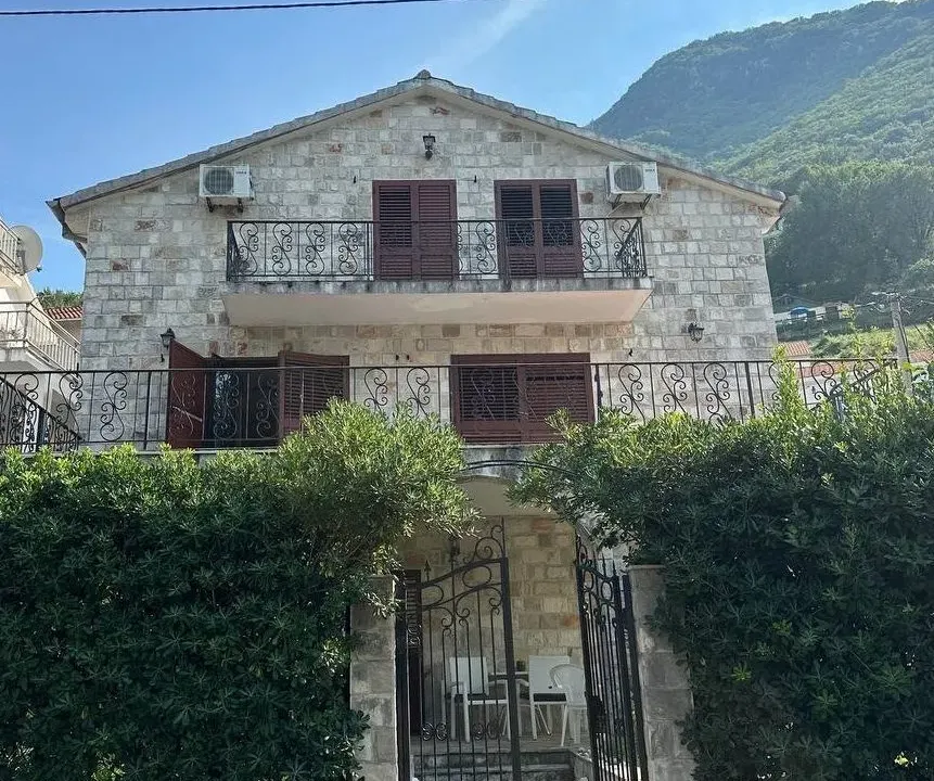 Prodaja, kuća, 272m², Stoliv, Kotor