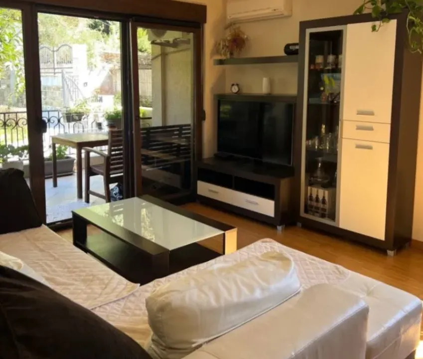 Rent, two bedroom apartment, 68m², Podmaine, Budva