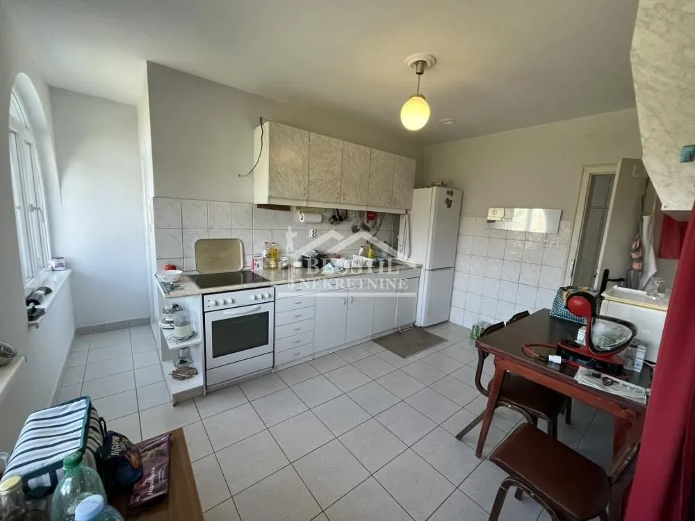 Prodaja, kuća, 987m², Jugovo, Smederevo
