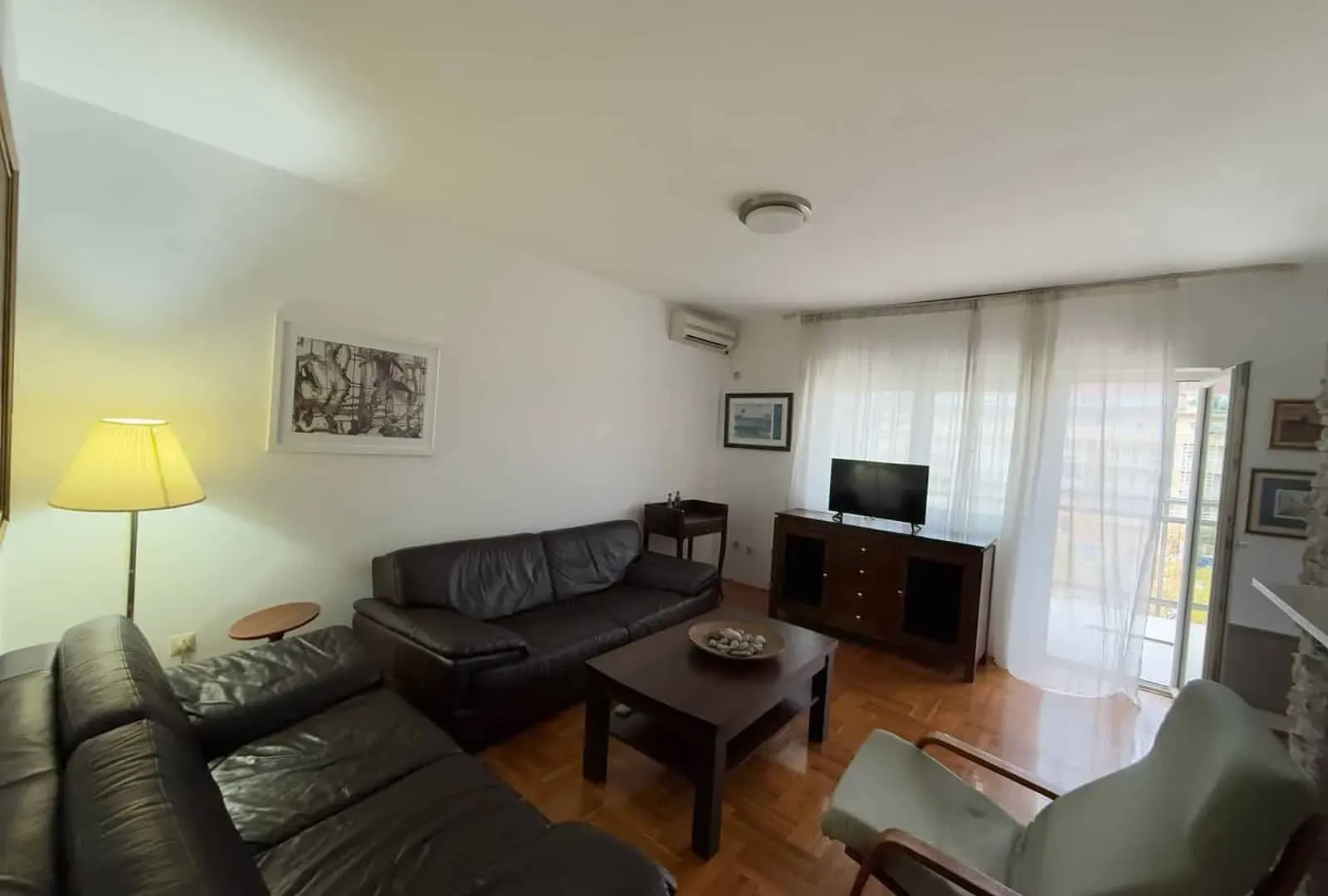Izdavanje, dvosoban stan, 76m², Stari Aerodrom, Podgorica