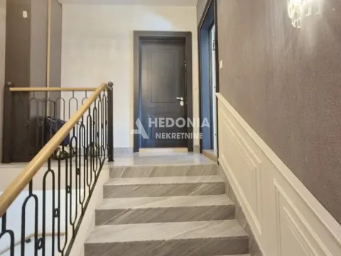 Prodaja, četvorosoban stan, 127m², Zemun Centar, Zemun Sve Podlokacije - image 11