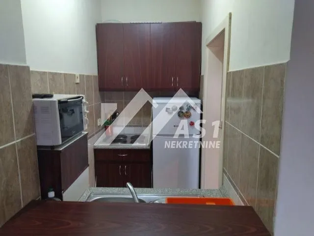 Izdavanje, jednosoban stan, 23m², Bulevar Oslobodjenja, Novi Sad Sve Podlokacije