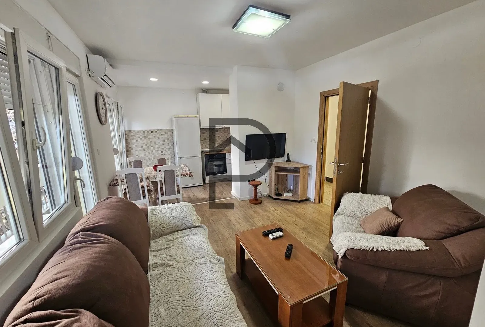 Izdavanje, jednosoban stan, 57m², Autobuska stanica, Podgorica