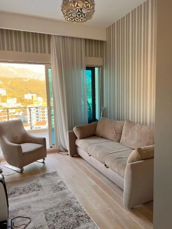 Prodaja, dvosoban stan, 120m², Bečići, Budva