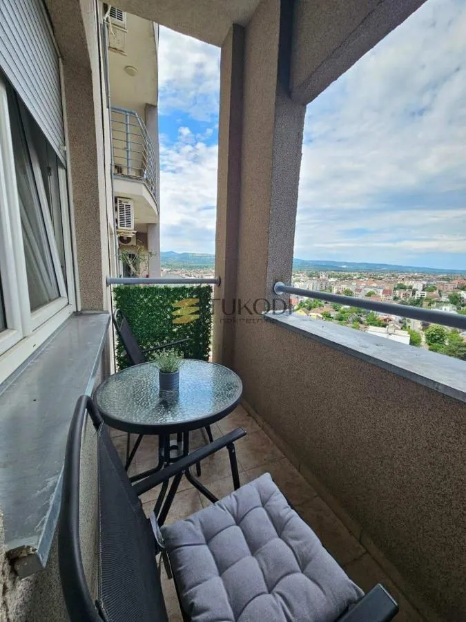 Izdavanje, dvosoban stan, 54m², Bulevar Evrope, Novi Sad Sve Podlokacije