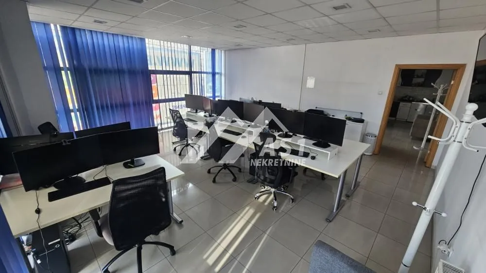 Rent, office space, 112m², Bulevar Oslobodjenja, Novi Sad Sve Podlokacije