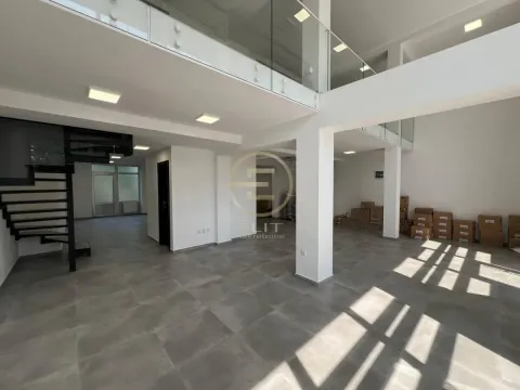 Izdavanje, poslovni prostor, 190m², Bulevar patrijarha Pavla, Novi Sad Sve Podlokacije - image 3