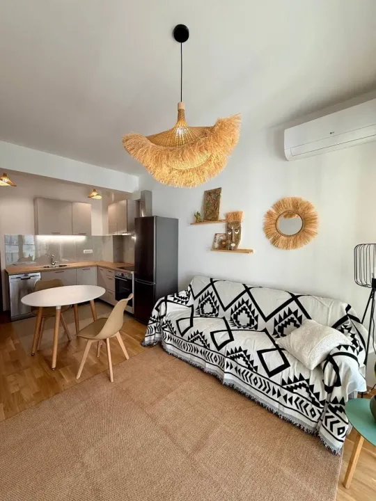 Izdavanje, jednosoban stan, 35m², Rozino, Budva