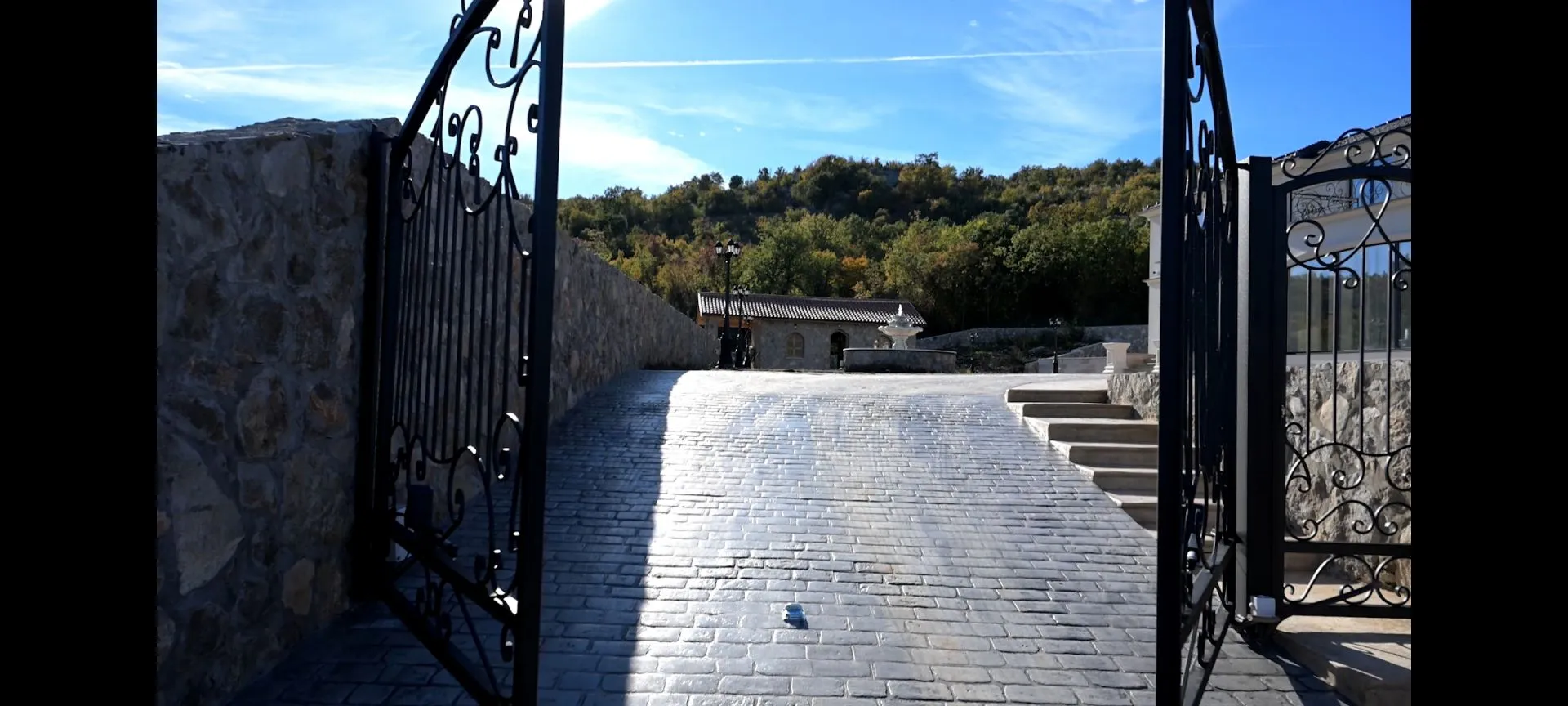 Prodaja, kuća, 350m², Podgorica, Crna Gora