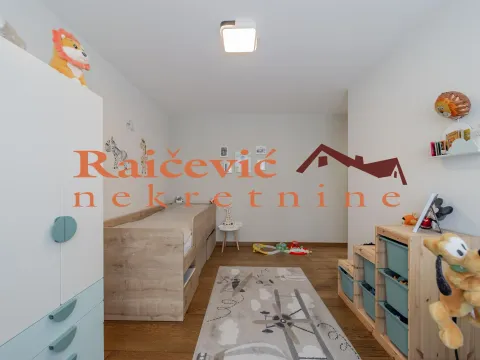 Sale, four bedroom apartment, 115m², Vračar, Šid - image 14