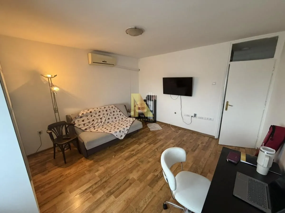 Izdavanje, jednosoban stan, 33m², Liman 4, Novi Sad Sve Podlokacije