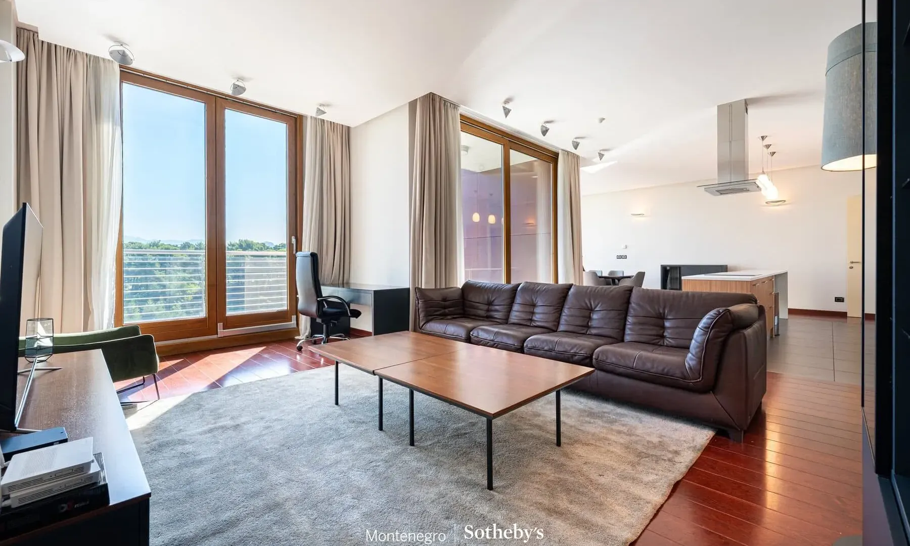Prodaja, trosoban stan, 203m², Kod Capital Plaze, Podgorica
