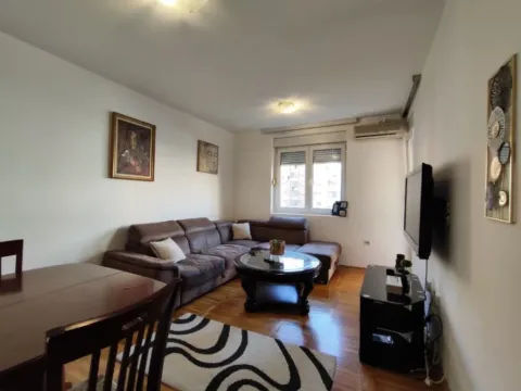 Izdavanje, dvosoban stan, 64m², Stari Aerodrom, Podgorica - image 4