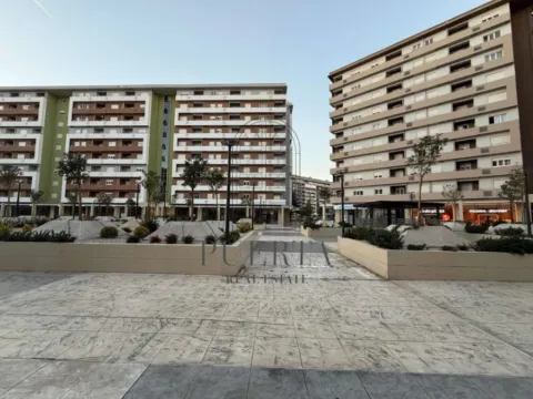 Izdavanje, dvosoban stan, 75m², Central Point, Podgorica - image 2