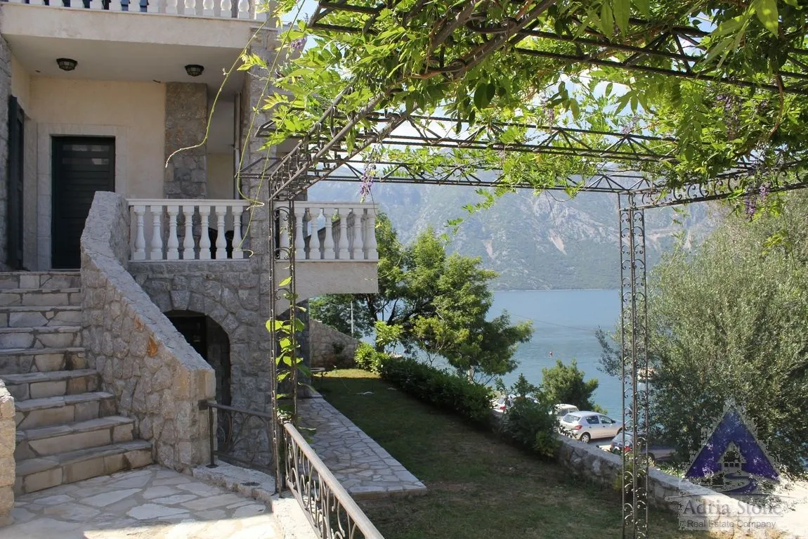 Prodaja, ugostiteljski objekat, 235m², Kostanjica, Kotor