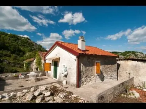 Sale, house, 75m², Cetinje, Crna Gora