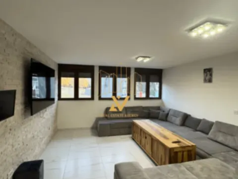 Prodaja, trosoban stan, 82m², Centar, Žabljak - image 2