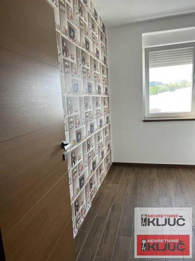Prodaja, četvorosoban stan, 73m², Alibegovac, Petrovaradin