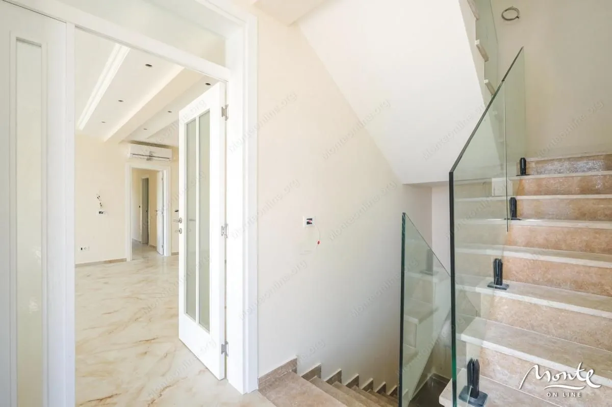 Prodaja, kuća, 403m², Tivat, Crna Gora