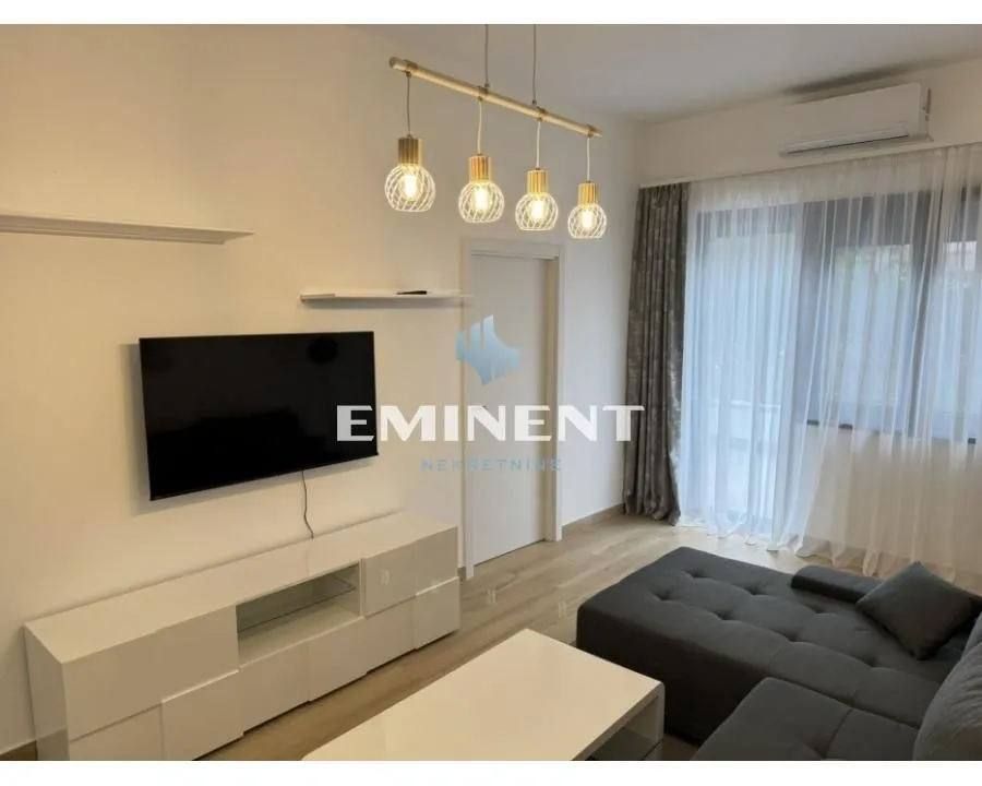 Izdavanje, stan, 52m², Palilula Sve Podlokacije, Beograd