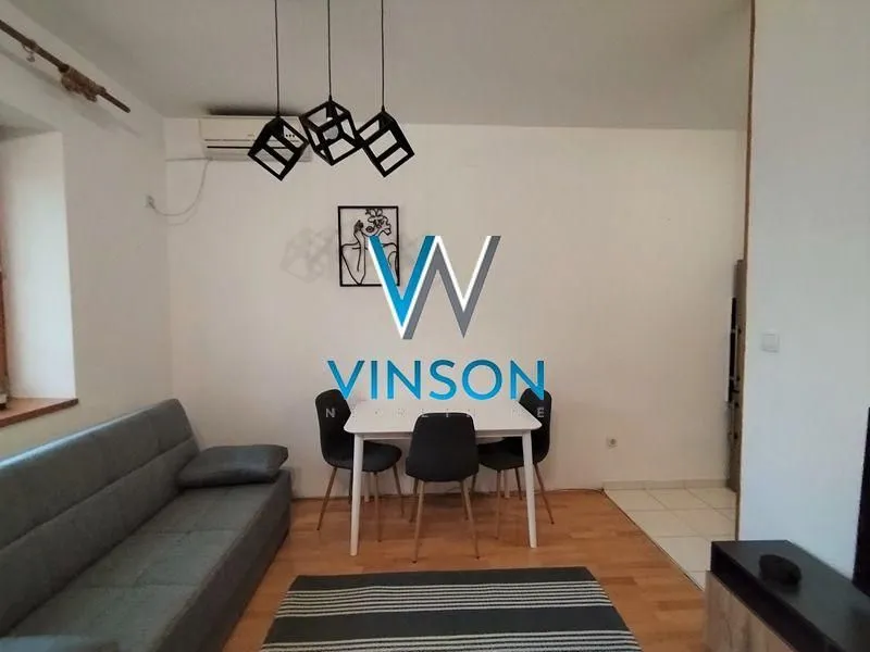 Prodaja, dvosoban stan, 42m², Centar, Novi Sad