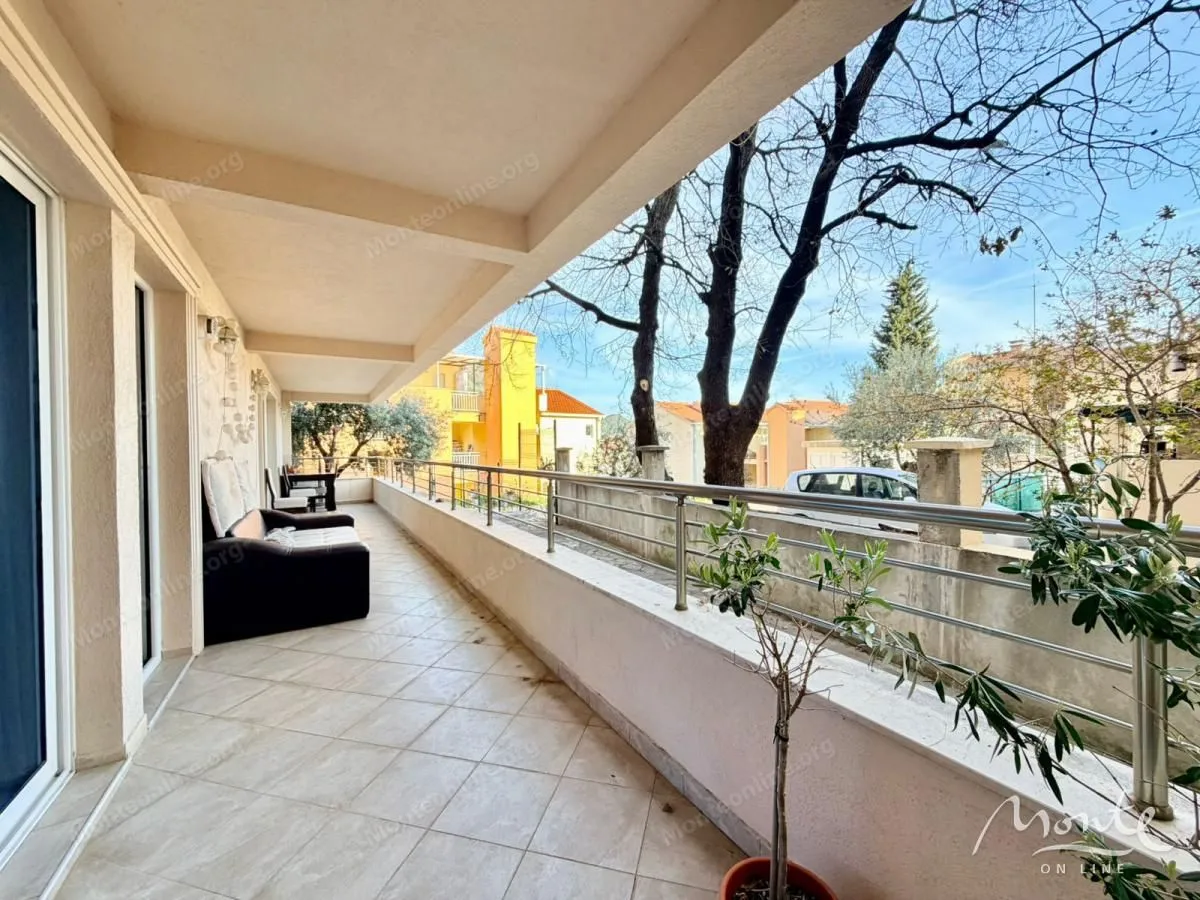 Prodaja, trosoban stan, 122m², Petrovac, Budva