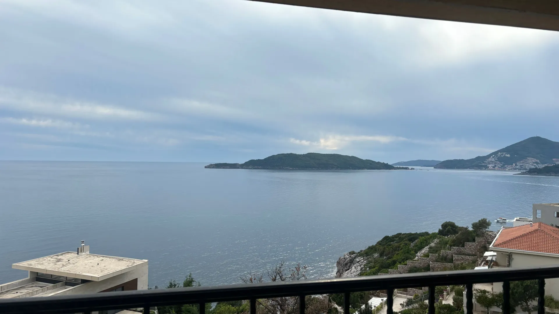 Rent, two bedroom apartment, 65m², Pržno, Budva