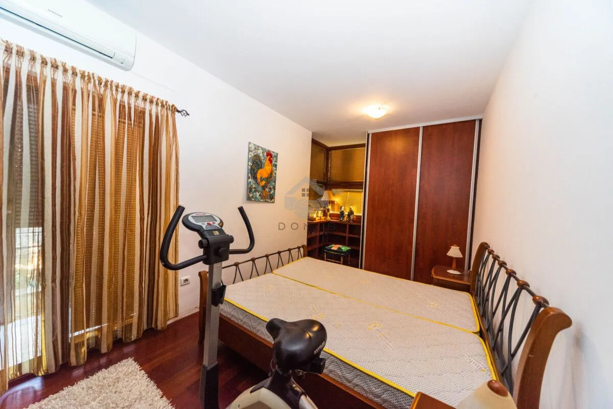 Rent, three bedroom apartment, 100m², Gorica C, Podgorica