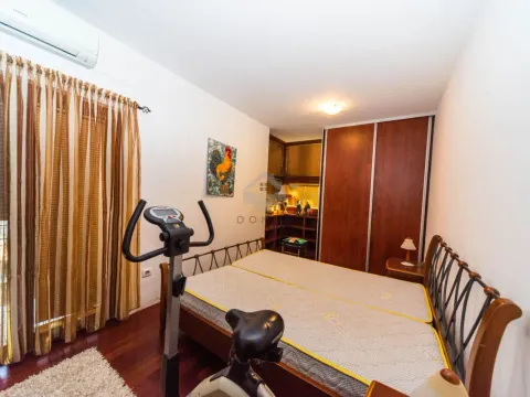 Rent, three bedroom apartment, 100m², Gorica C, Podgorica - image 9