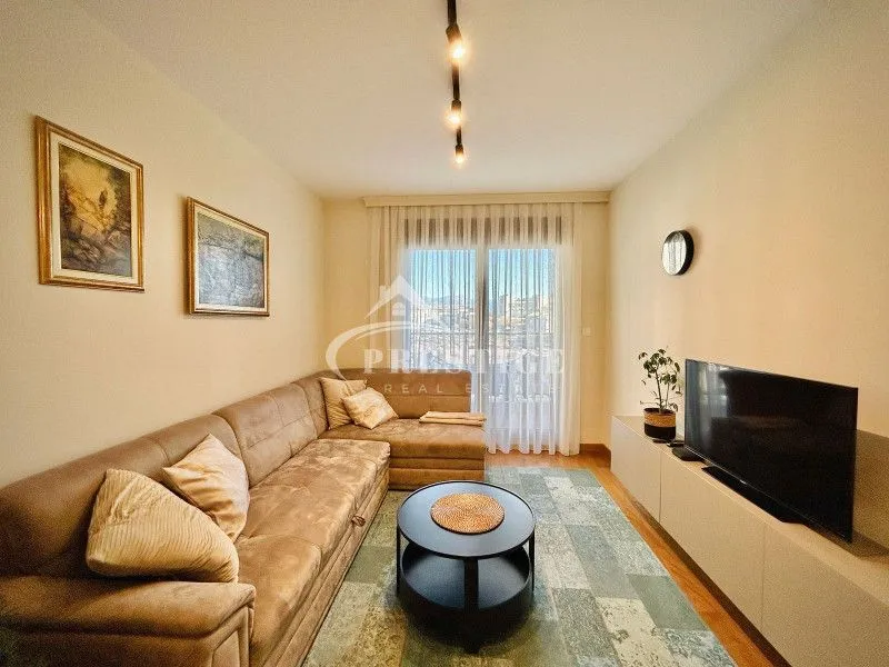 Prodaja, dvosoban stan, 70m², Tološi, Podgorica