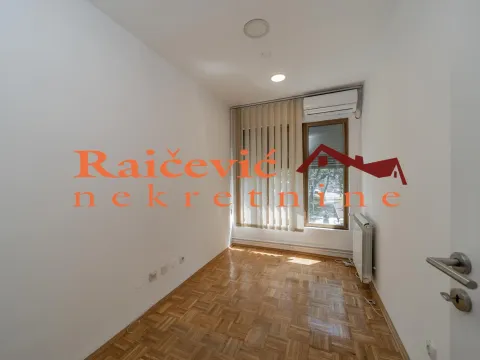 Rent, office space, 195m², Savski Venac, Beograd - image 17