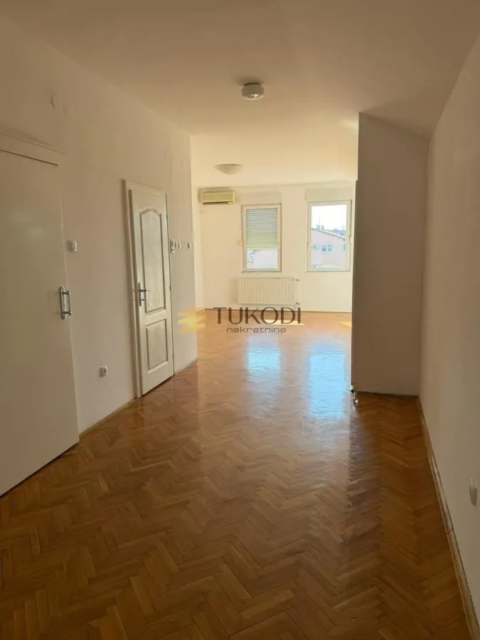 Sale, four bedroom apartment, 120m², Stari grad, Novi Sad