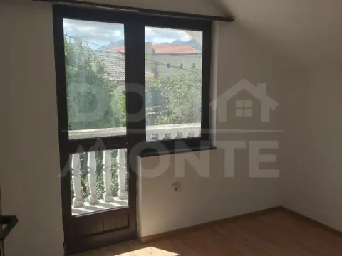 Rent, two bedroom apartment, 100m², Tivat, Crna Gora - image 6