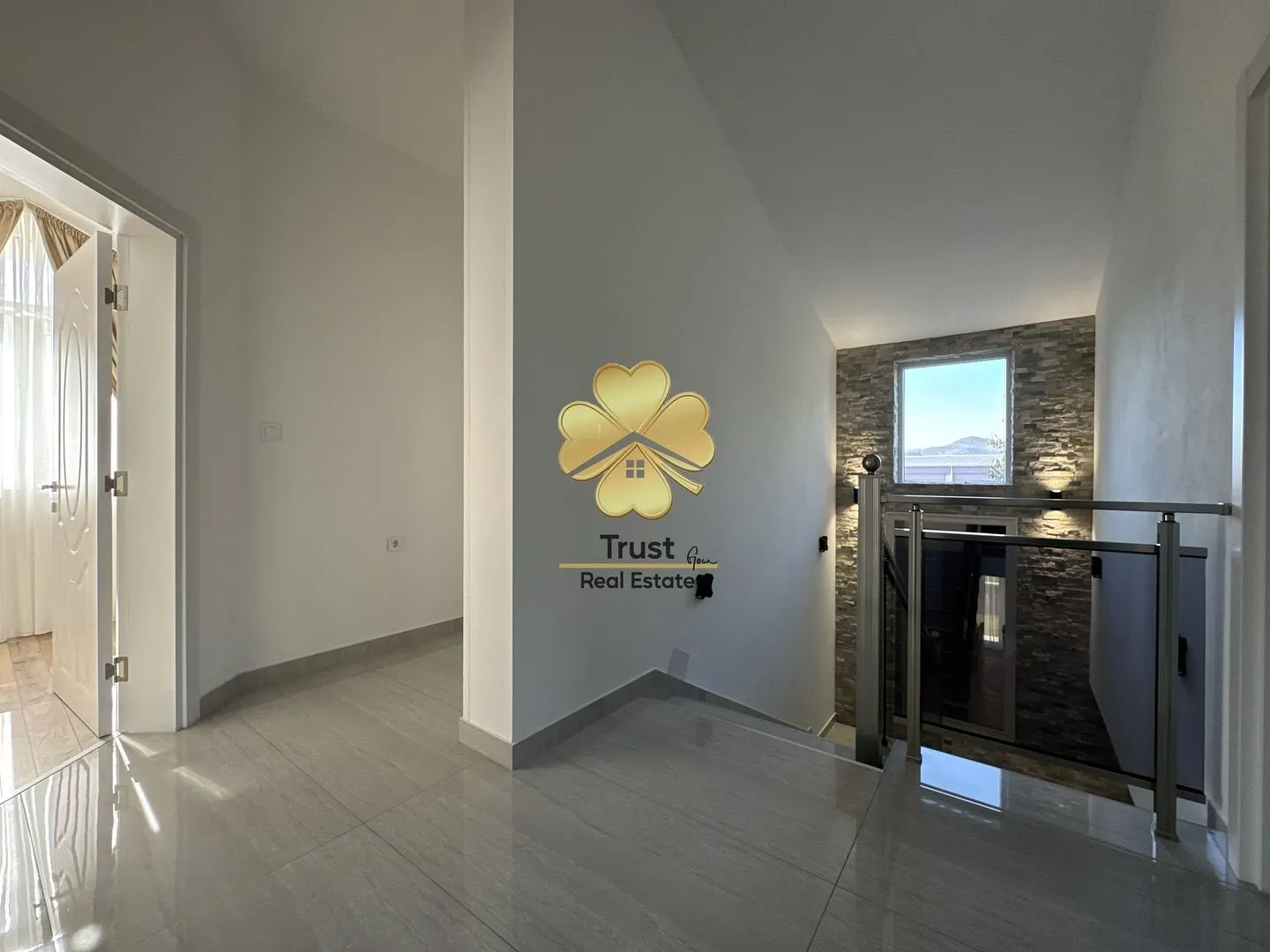 Izdavanje, kuća, 230m², Dajbabe, Podgorica