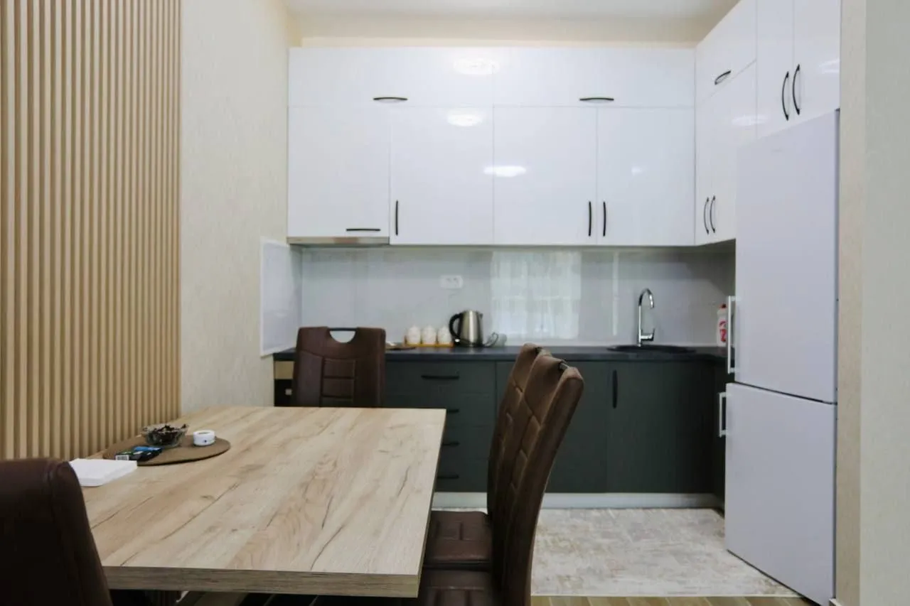 Izdavanje, jednosoban stan, 45m², Bečići, Budva