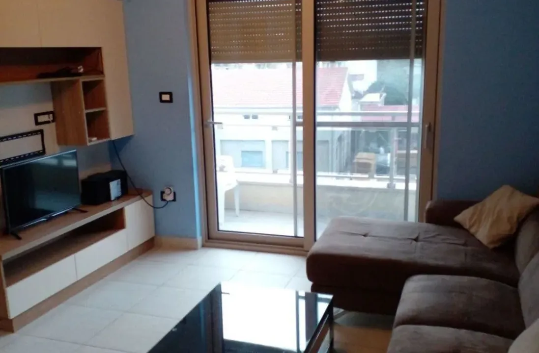 Izdavanje, jednosoban stan, 36m², Radanovići, Kotor