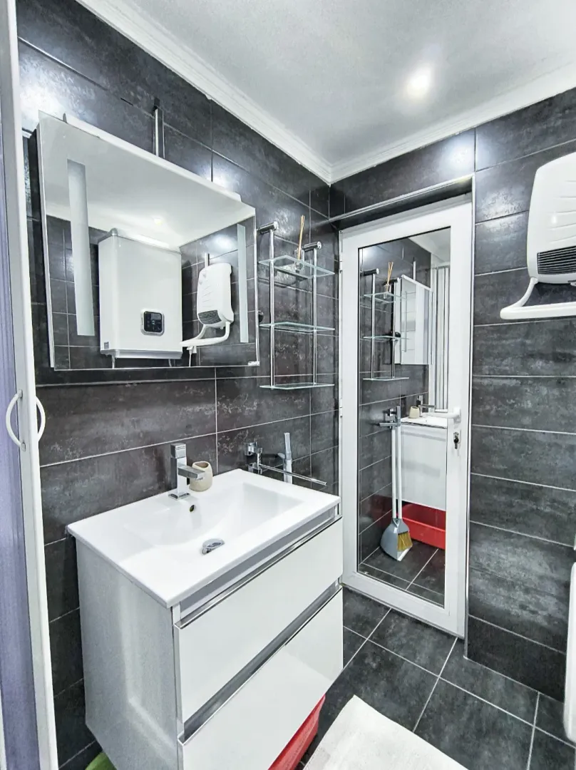 Izdavanje, jednosoban stan, 30m², Centar, Bar