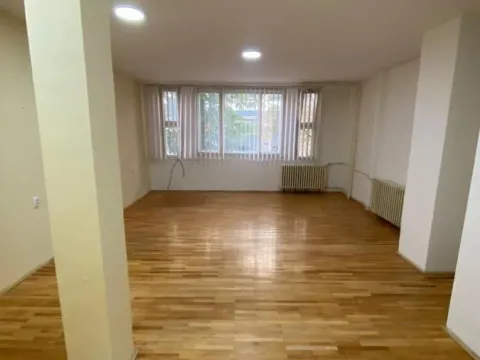 Izdavanje, poslovni prostor, 60m², Čukarica, Beograd - image 9