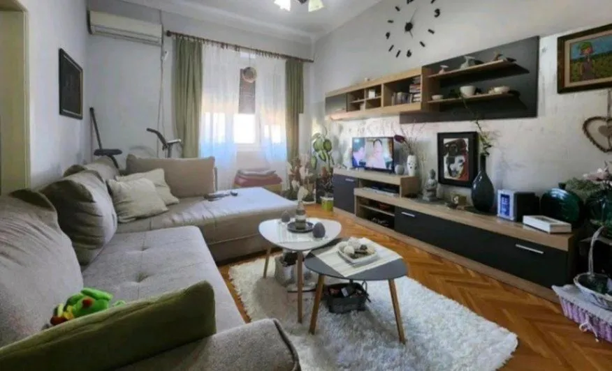 Izdavanje, jednosoban stan, 64m², Centar, Podgorica