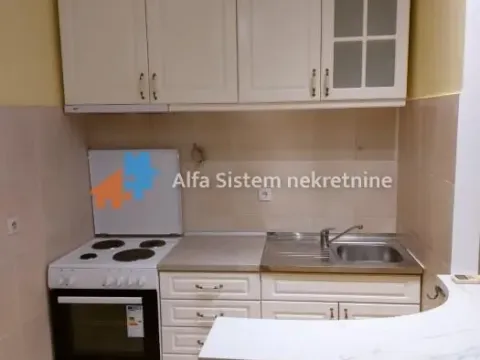 Izdavanje, trosoban stan, 70m², Stari Grad, Beograd - image 9