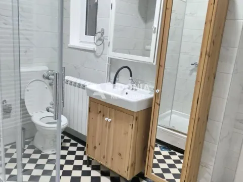 Izdavanje, četvorosoban stan, 120m², Stari Grad, Beograd - image 12