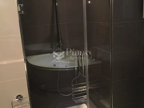 Rent, two bedroom apartment, 166m², Podgorica, Crna Gora - image 10