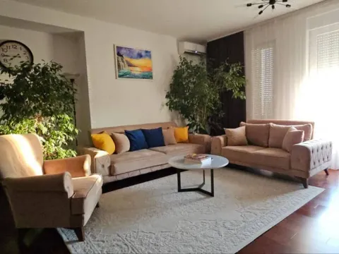 Sale, three bedroom apartment, 151m², Centar, Bar - image 1