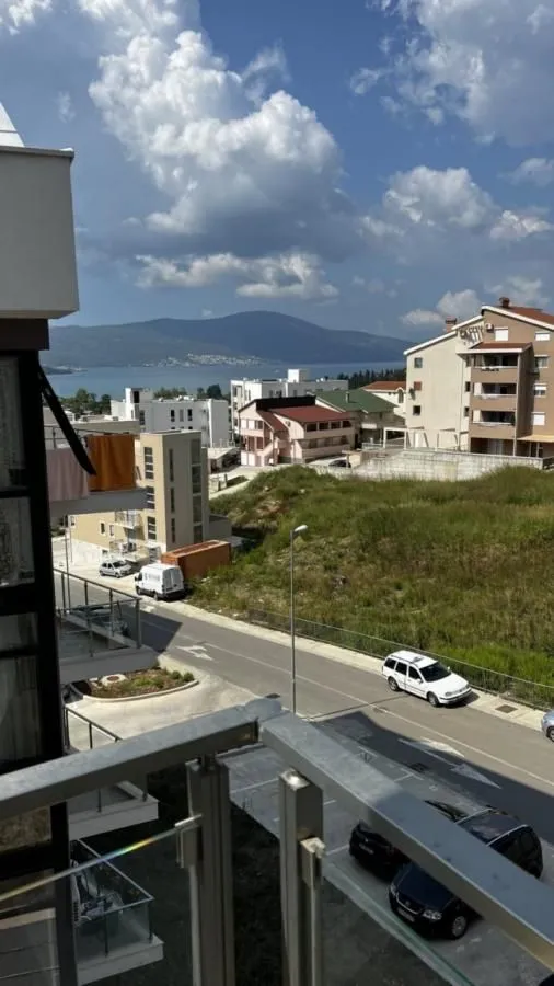 Prodaja, jednosoban stan, 49m², Tivat, Crna Gora