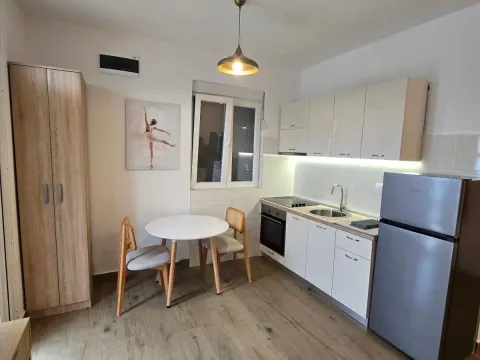 Rent, studio apartment, 25m², Momišići, Podgorica - image 2