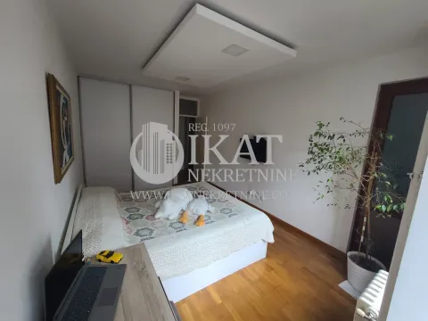 Prodaja, četvorosoban stan, 102m², Kalenić Pijaca, Vračar Sve Podlokacije - image 5