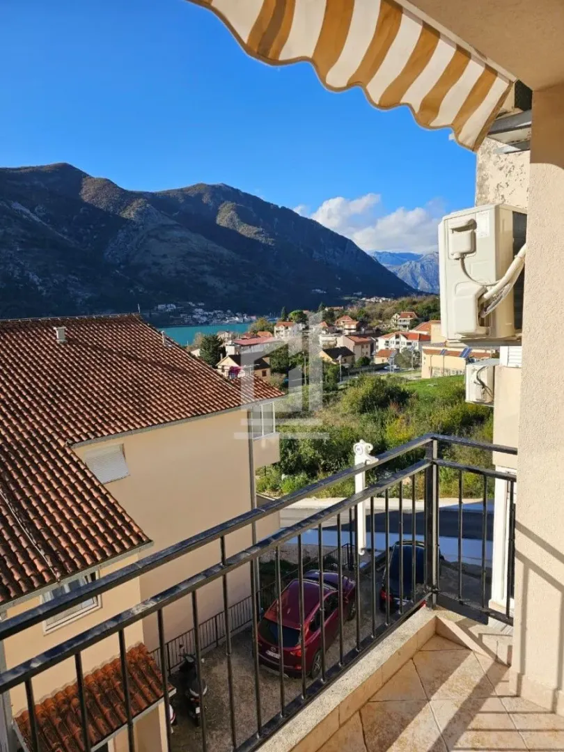 Prodaja, trosoban stan, 88m², Dobrota, Kotor