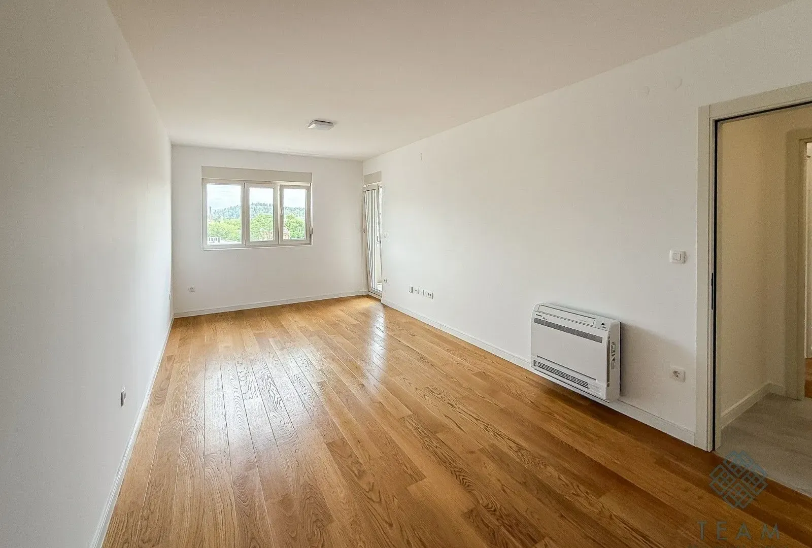 Rent, office space, 69m², Central Point, Podgorica