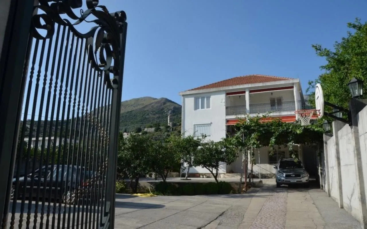 Sale, house, 324m², Bar, Crna Gora